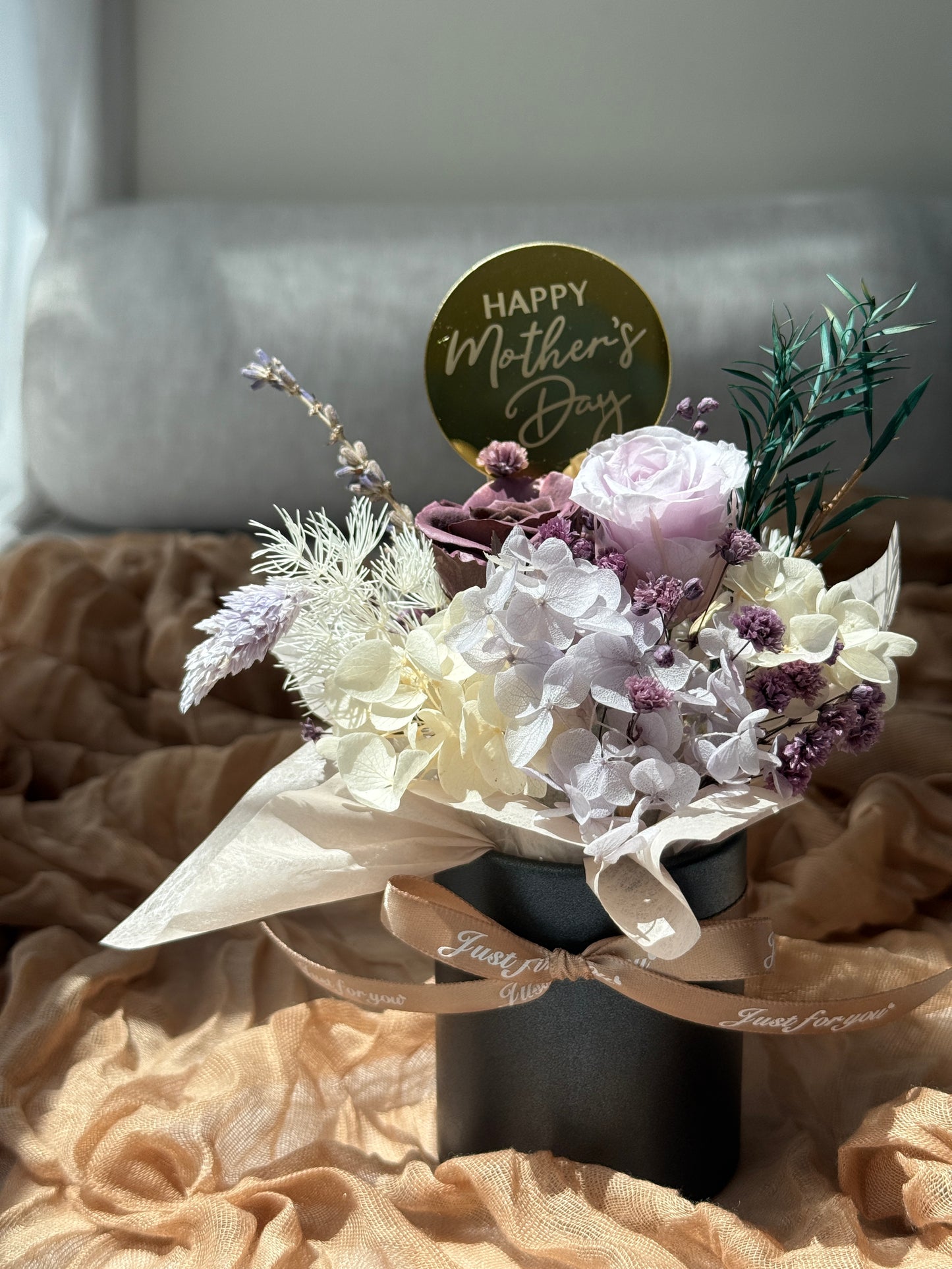 Preserved Blooms in Mini Box